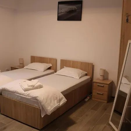 Parlament Δωμάτια σε οικογενειακή κατοικία Βουκουρέστι